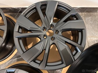 origina sada Volvo XC40 Electro 32243376 r20 - 4