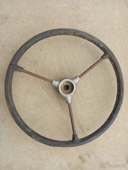 Predám kabínu na Zetor 25. Mam aj iné náhradné diely prevodo - 4