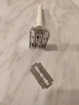 Predam detsku vysielacku, kuchynsky zapalovac, ziletku - 4