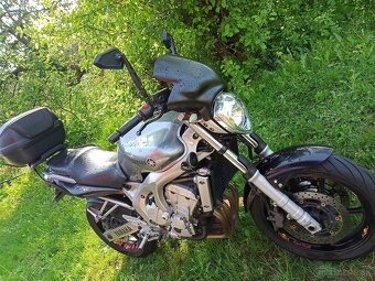 Yamaha FZ600 - 4