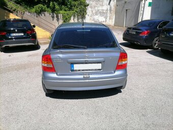Predám Opel Astra 1,4 r. 2009, benzín - 4