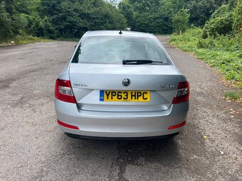 Skoda octavia 2.0TDI 110KW elegance dovoz GB - 4
