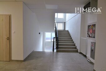 PRENÁJOM komerčného priestoru (26 m2) blízko centra Humenné - 4