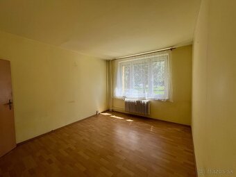 NA PREDAJ veľký 3 izbový byt, Pavlovova ul., pôvodný stav - 4