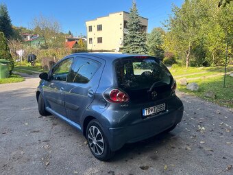 Toyota Aygo 1.0 benzín 2009 - 4