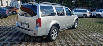 Predám Nissan Pathfinder 2,5d, manuál, 4x4 rv 2009 - 4