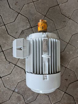 Predám el.motory na vodné čerpadlá 1,5kW 1410ot - 4