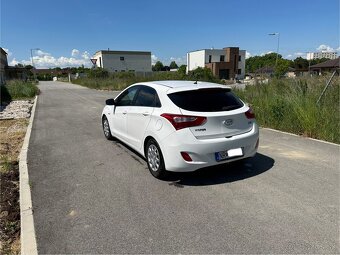 Predám Hyundai i30 1.6 crdi - 4