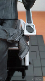 Mass Effect – Illusive Man Statue - 4