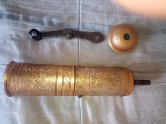 Starozitny mlyncek na kavu - 4