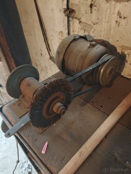 Brúska so stolom - 4