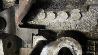 Hlava motora AZM 2.0 benzín 85kw - 4