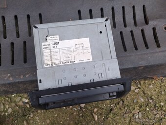 Predám dobové autorádio first 372 - 4