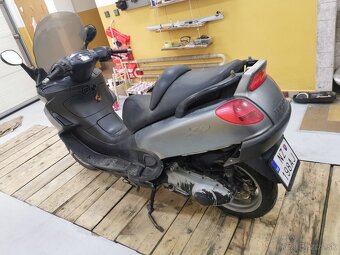 Piaggio x9 - 4