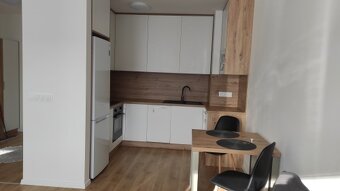 2 izb. Ovocné sady (Ivánska cesta)-parking, pivnica v cene - 4