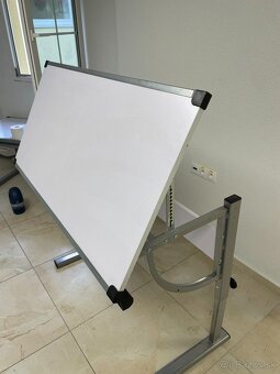 Polohovateľné výškovo a sklonovo nastaviteľné stoly – 4 ks - 4