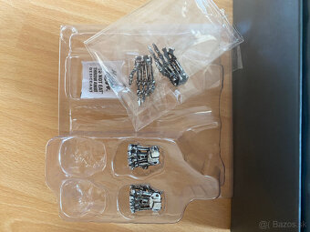 Hot Toys Terminator Genisys Endoskeleton T-800 - 4