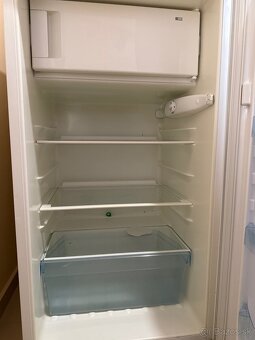 Chladnička s mrazničkou - 4