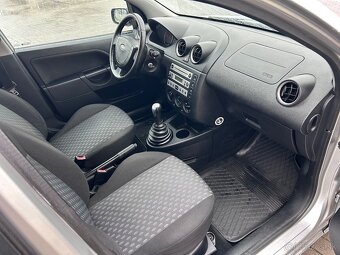 Ford Fiesta 1.4TDCi 50kw - ŤAŽNÉ ZARIADENIE - KLIMATIZÁCIA - 4