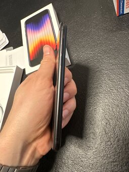 Apple iPhone SE 64GB Black 2022 - 4