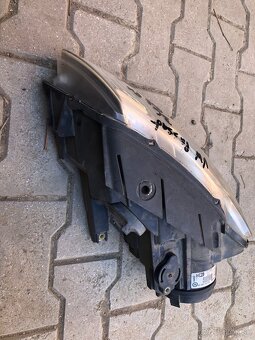 VW-PASSAT B6 05-10 prave predne svetlo - 4