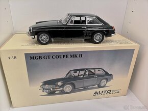 MGB GT coupe MK II 1:18 AutoArt - 4