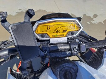 Kawasaki ZR1000 - 4