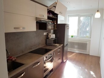 Zrekonštruovaný 3 izbový byt, 78 m2, garáž, záhrada, Galanta - 4