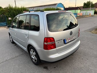 Volkswagen Touran 2.0FSI - 4