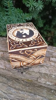 Vikingská krabička - Skoll a Hati - Viking wooden box - 4