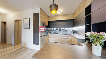 REZERVOVANÉ Na PREDAJ 2-izbový byt s balkónom  v tehlovej no - 4