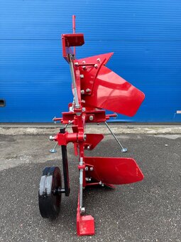 Pluh obracák LR104 za traktor - úplne nový - 4