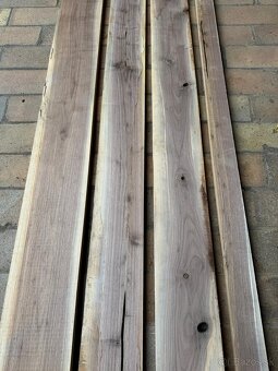 Orechové rezivo - suché dosky - 4