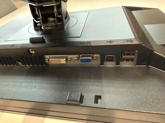 Dell 19” 1440x900 P1911 - 4
