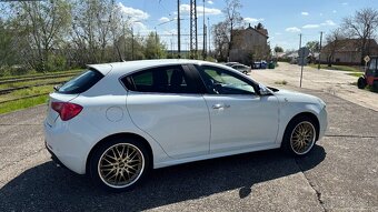 Alfa Romeo Giulietta 2.0 JTDm, edícia TROFEO - 4