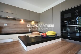 REZERVOVANÉ - 3 izbový byt s balkónom73m2,ul.Janouškova,Preš - 4