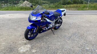 Suzuki gsxr 600 k1 85kw - 4