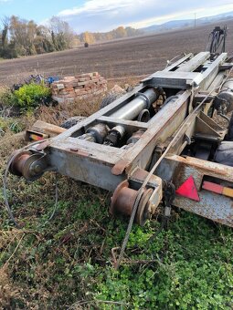 Nosic kontajnerov - 4