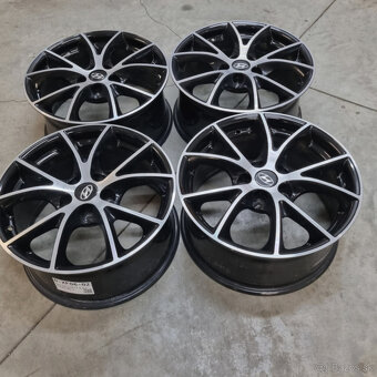 Hliníkové disky 5x114,3 R17 8J ET45 - 4