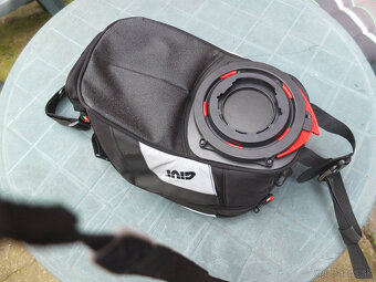 Predám tankvak givi - 4