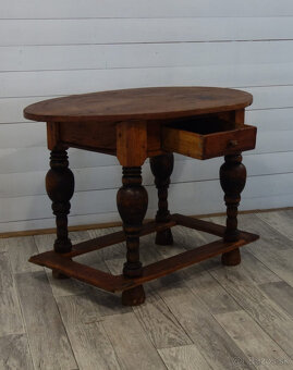 Stôl holandský zo začiatku 19 . storočia ( 252 ) . - 4