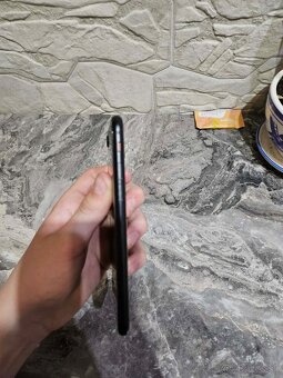 Predám IPhone SE 64gb - 4