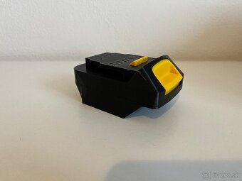 Predam adapter z Parkside baterie na Dewalt naradie - 4