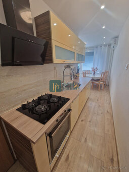 Prenájom 2 izbový byt, 2x balkón, zariadený, Chrenová - 4