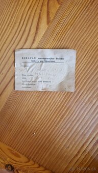 stôl + 2 lavice + 2 stoličky z masívu - 4