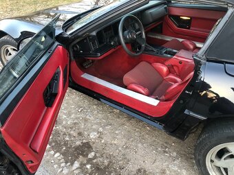 1989 Chevrolet Corvette C4  Convertible - 4