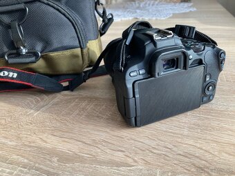Canon 200D eos - 4