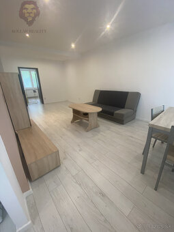 Na predaj 3- izbový byt, Trenčín. 79 m² , Zámostie - 4