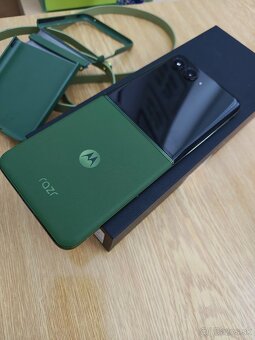 Motorola Razr 50 Ultra 512gb, poskodena - 4