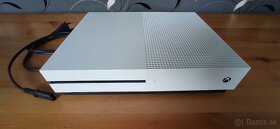 Xbox one S  1TB - 4